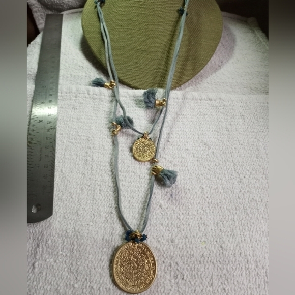 Grey leather cord decorative goldtone pendants and beads necklace - Picture 1 of 6